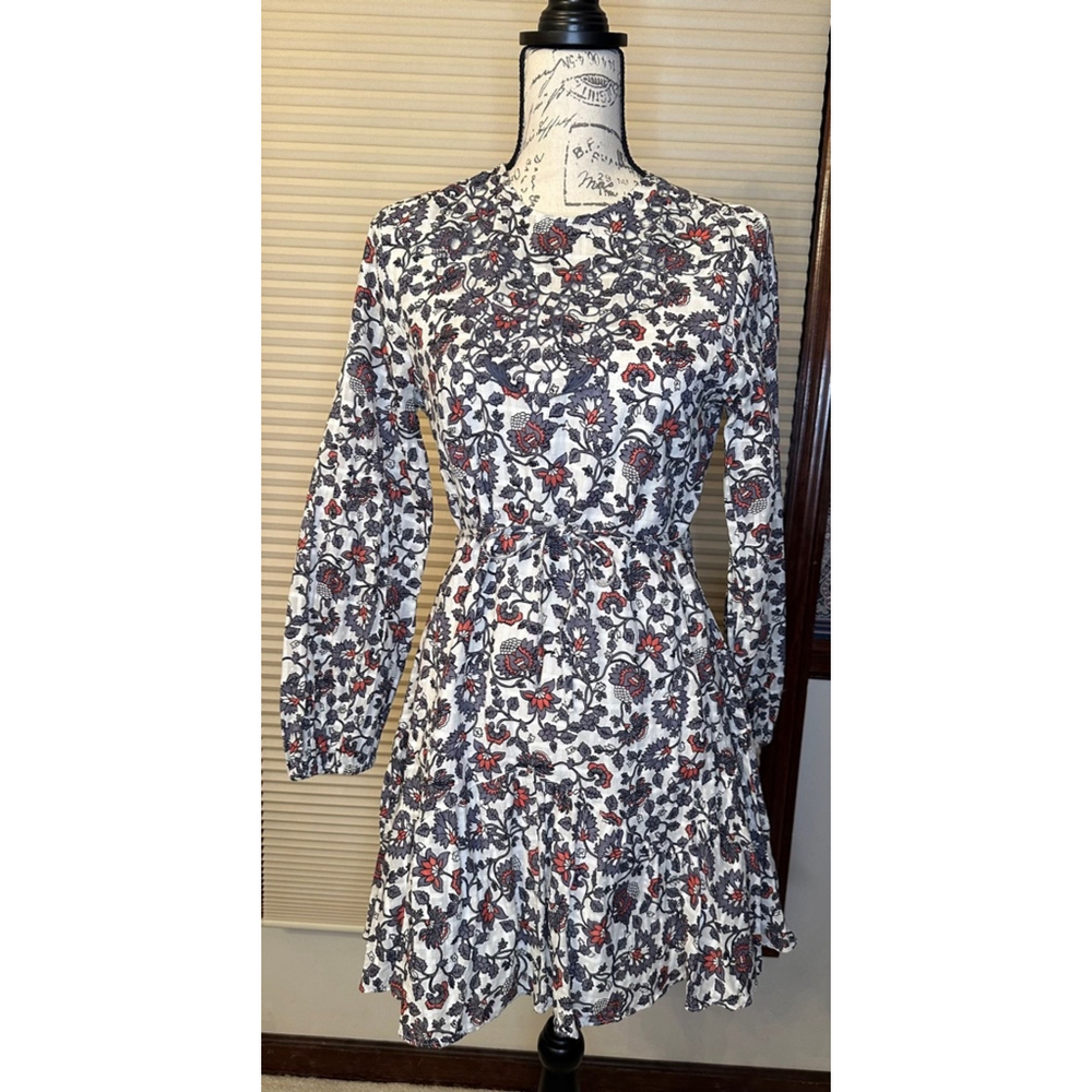 Zara Medium Floral Boho Textured Dress w. key hole and cut outs on neckline